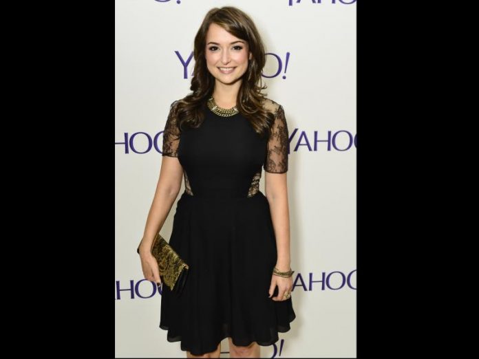 Milana Vayntrub