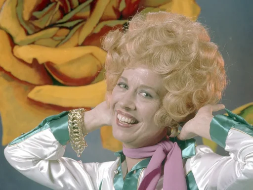 Polly Holliday, 'Alice' Actress Famous for 'Flo', Dies at 88